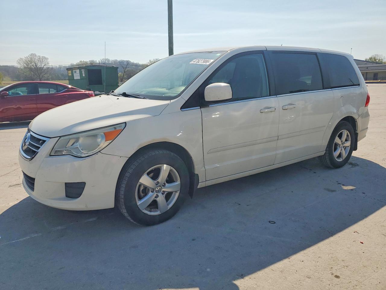 2010 Volkswagen Routan Se