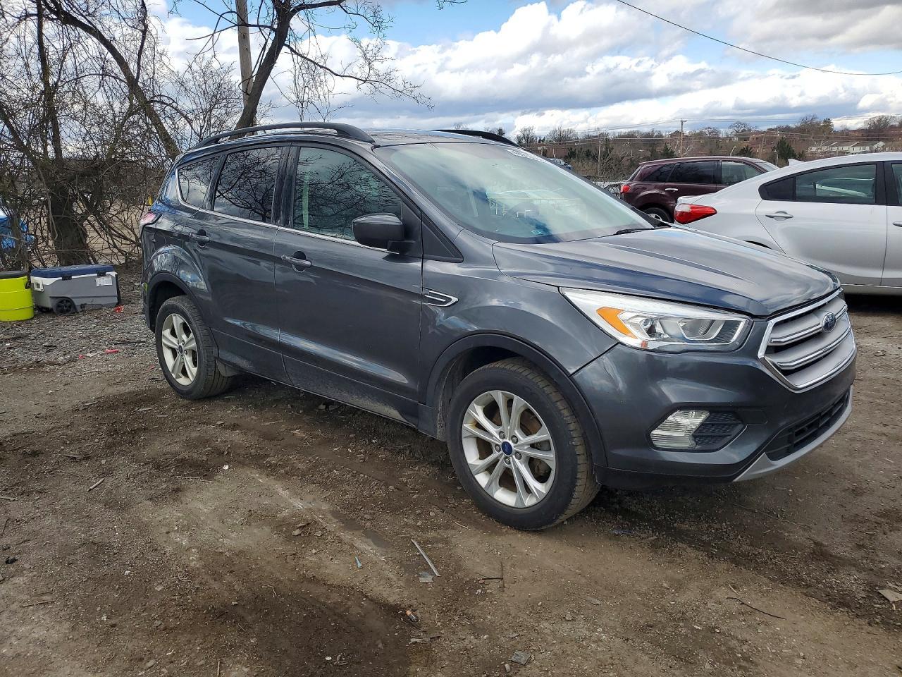 2017 Ford Escape Se - Фото 4
