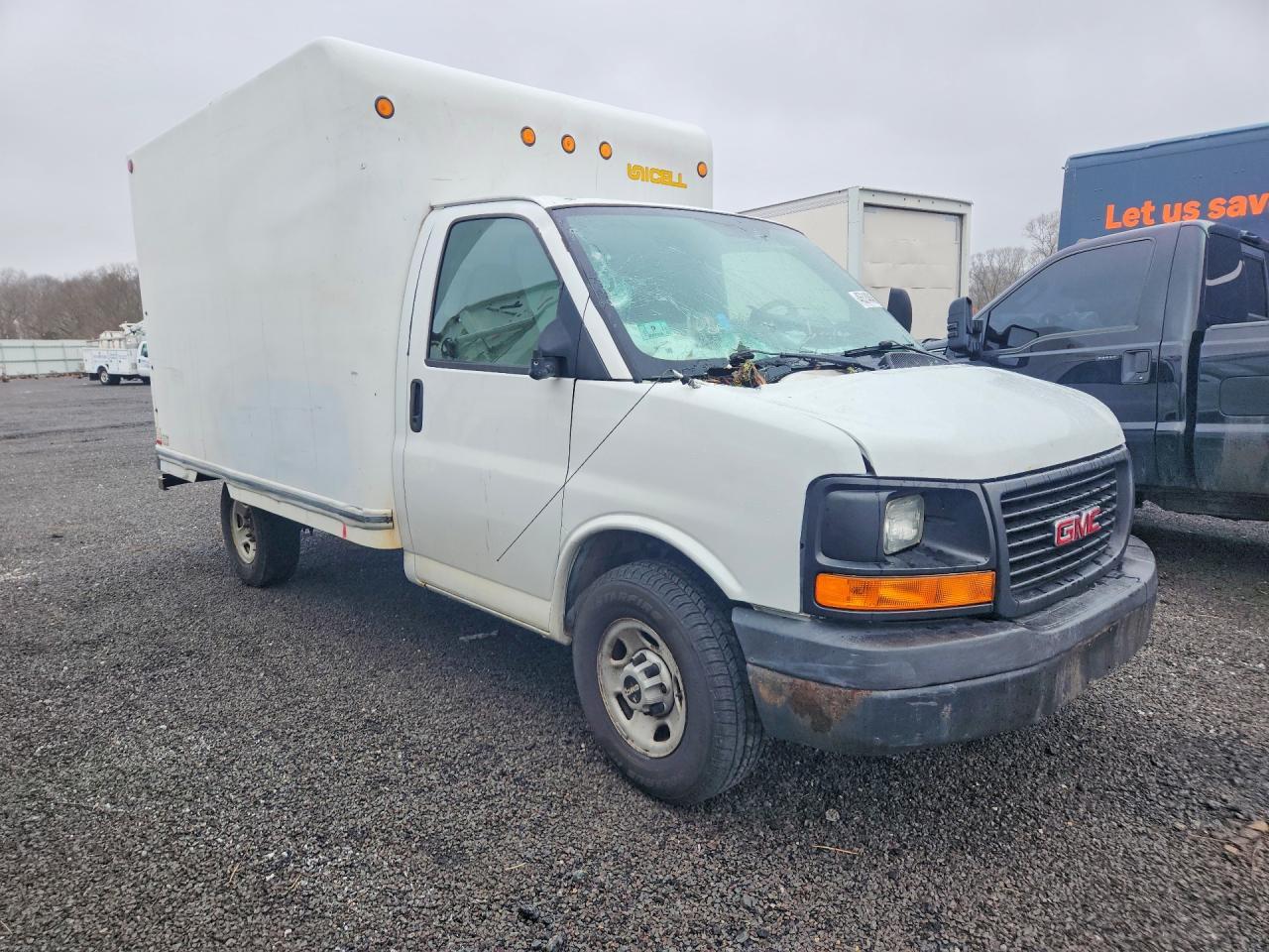 2009 GMC Savana Cutaway G3500 - Image 4