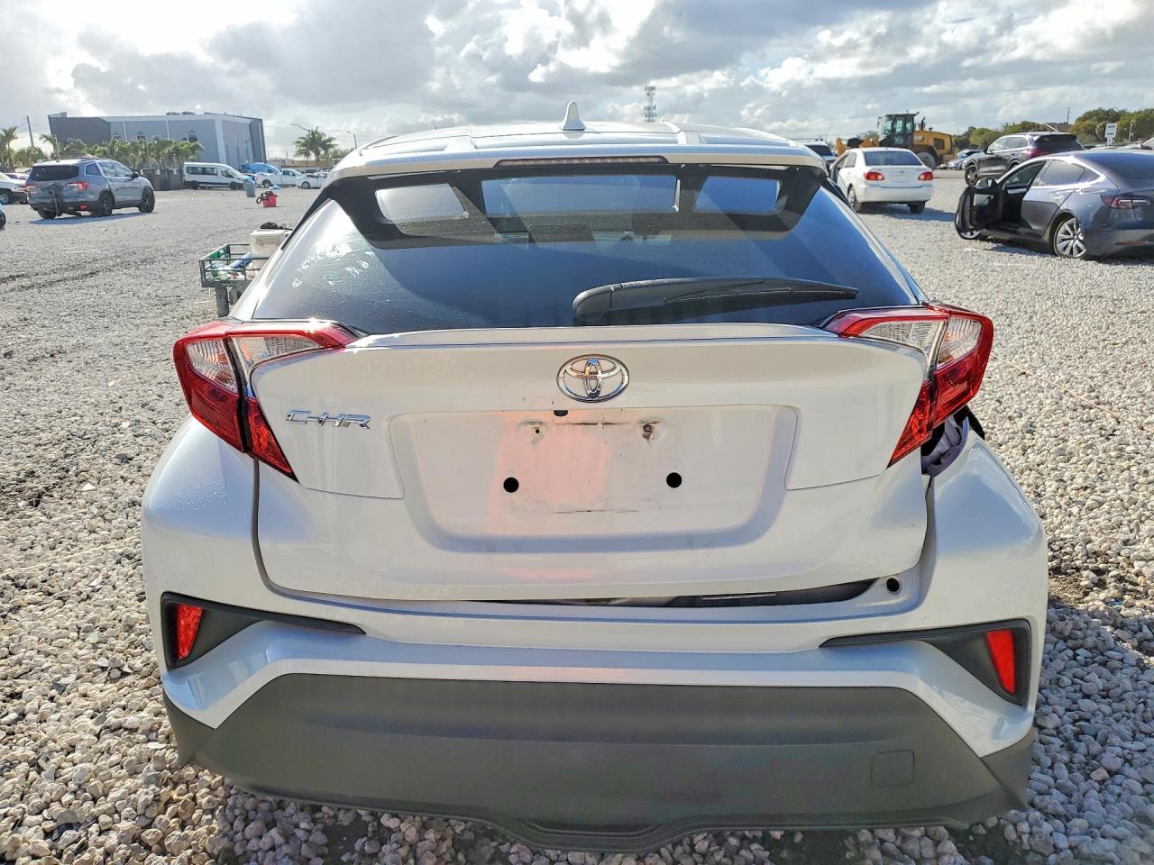 2020 Toyota C-Hr Le - Image 6