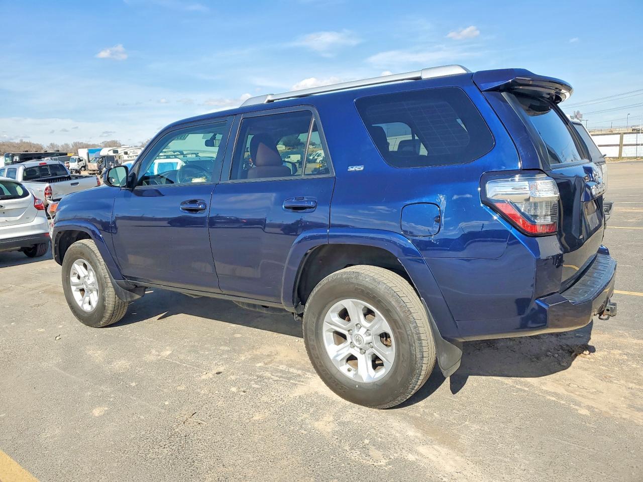 2016 Toyota 4Runner Sr5 - Image 2