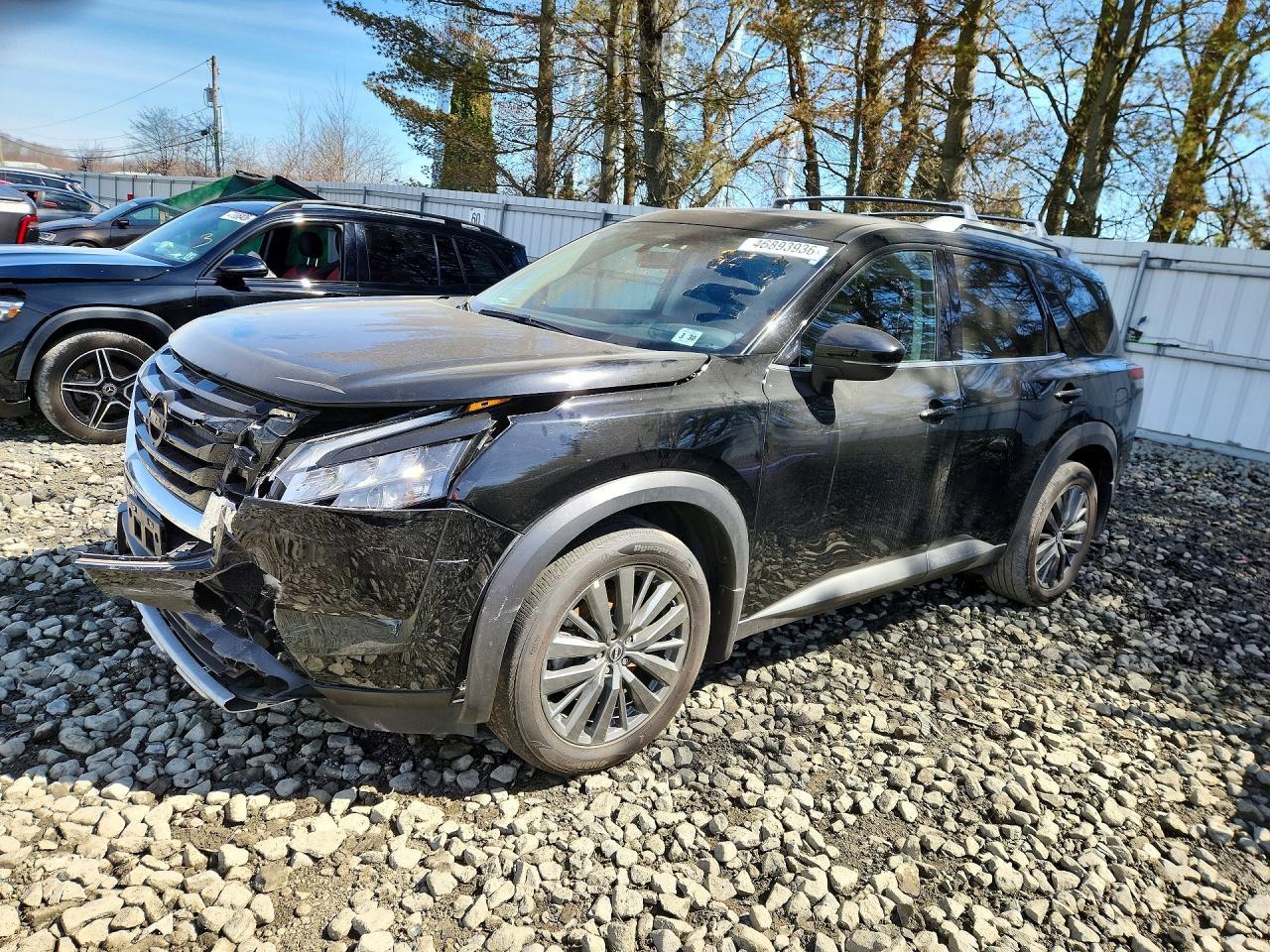 2025 Nissan Pathfinder Sl