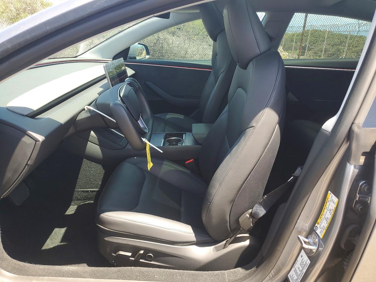 2025 Tesla Model 3 - Фото 7