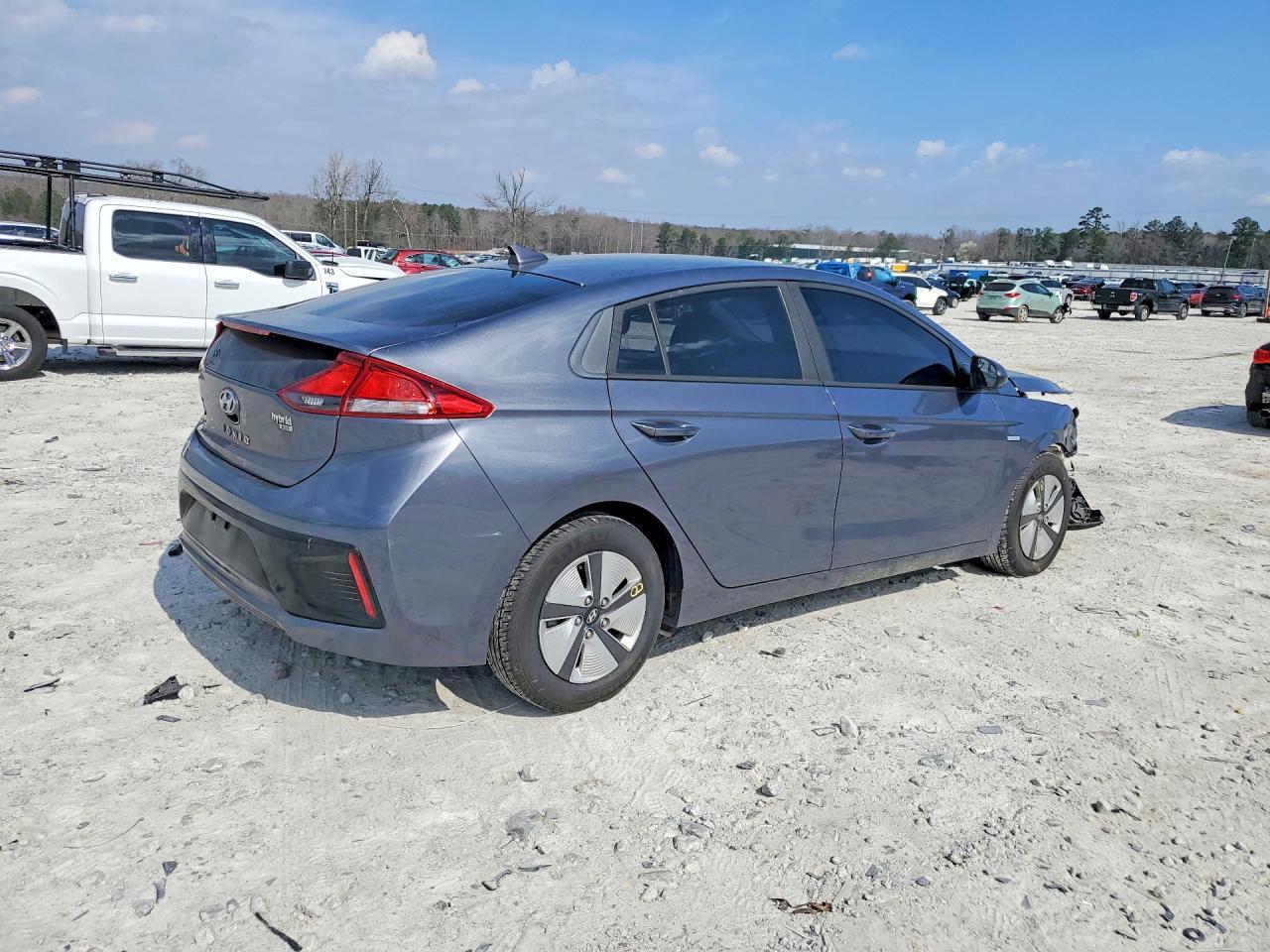 2017 Hyundai Ioniq - Фото 3