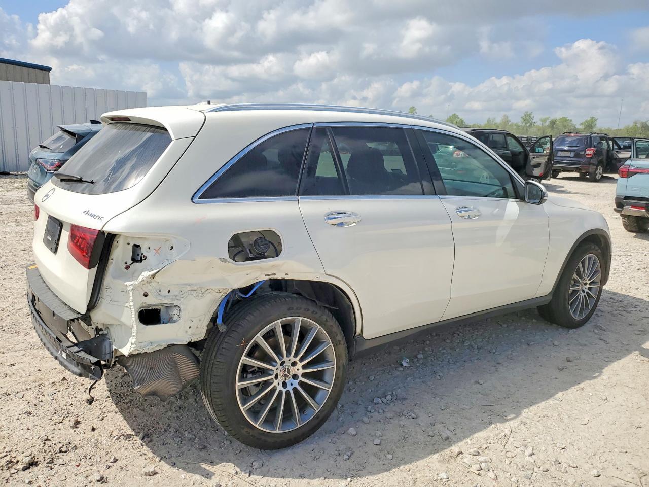 2022 Mercedes-Benz Glc 300 4Matic - Image 3