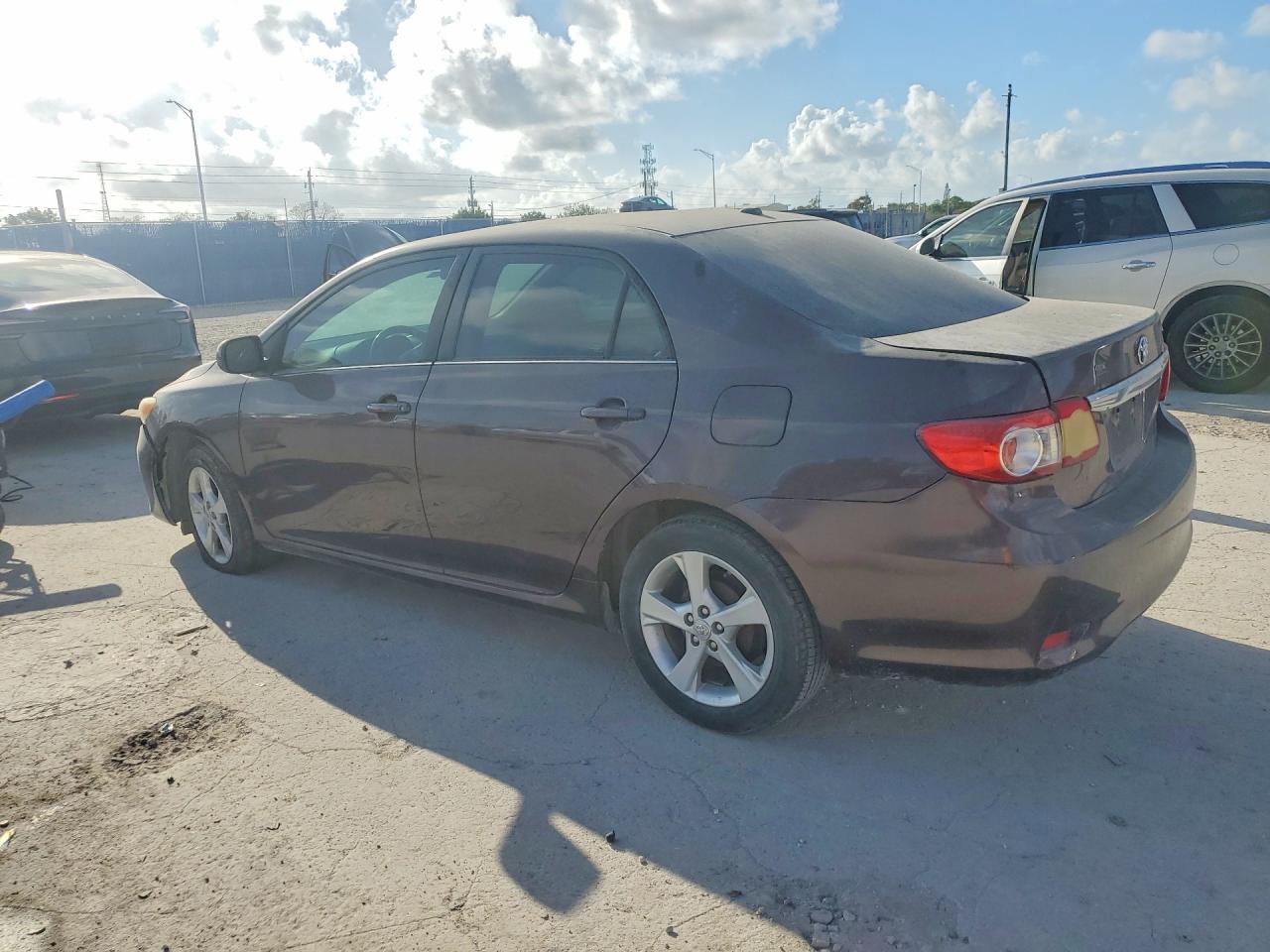 2013 Toyota Corolla Le Special Edition - Фото 2