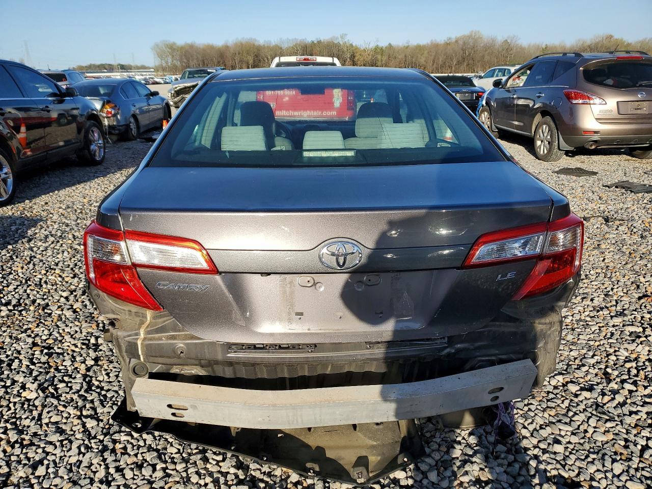 2014 Toyota Camry Le - Image 6