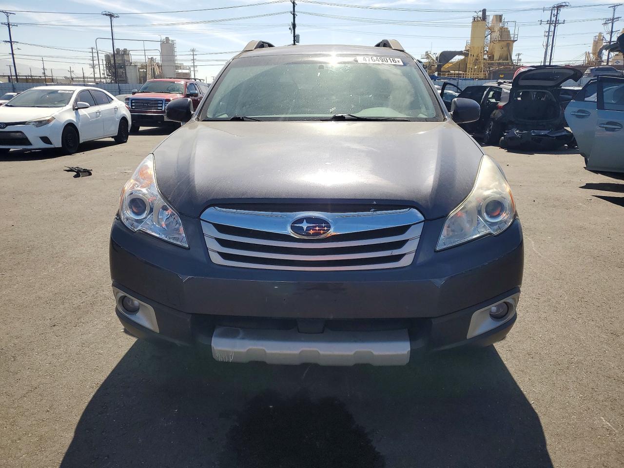 2012 Subaru Outback 2.5I Limited - Image 5