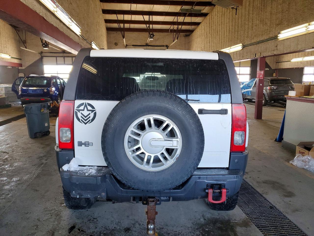 2009 Hummer H3 - Image 6