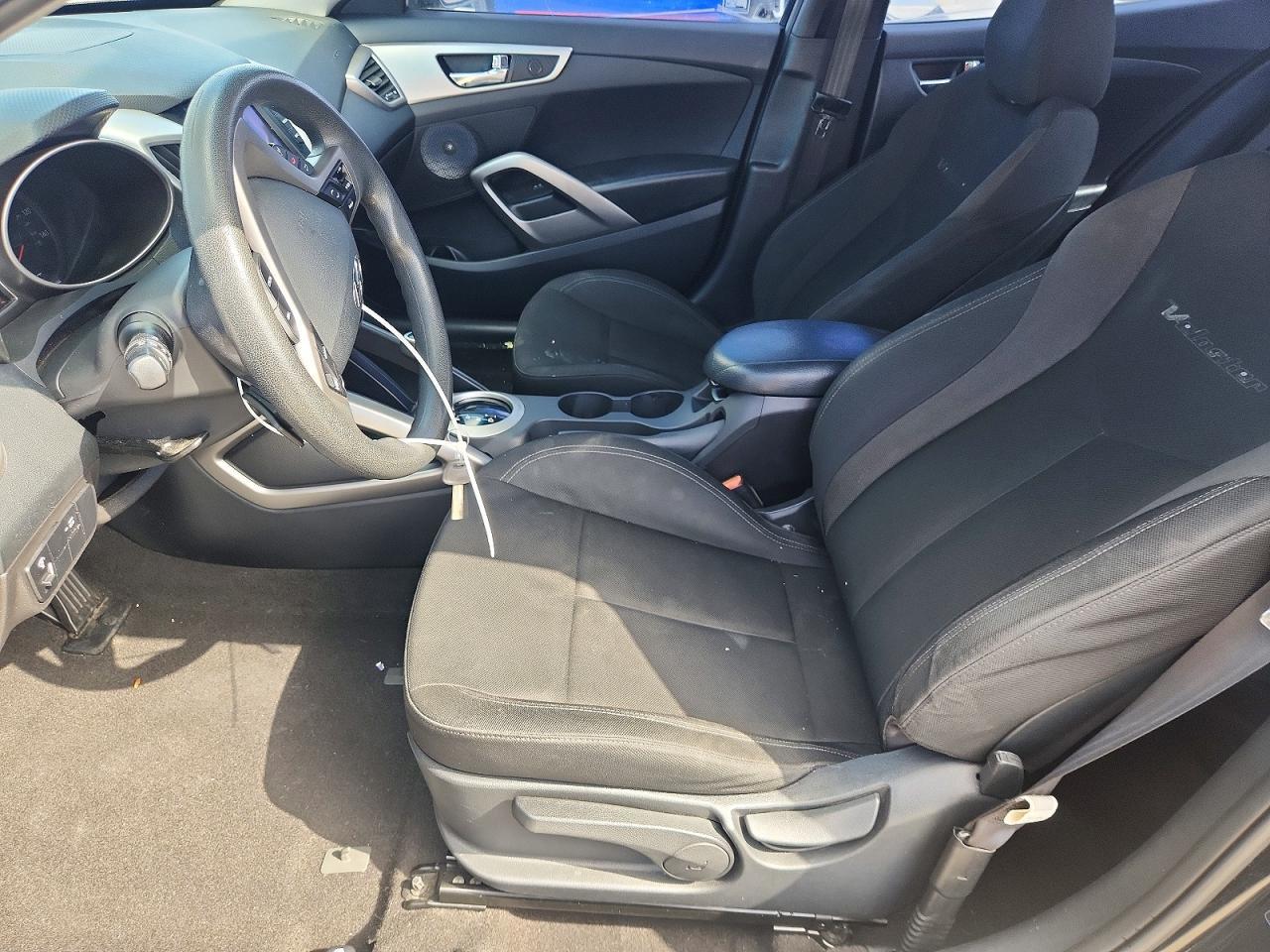 2016 Hyundai Veloster Base - Фото 7