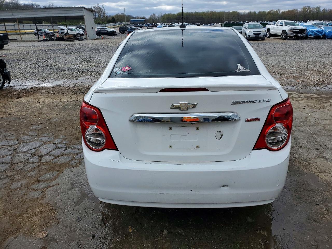 2015 Chevrolet Sonic Ltz - Image 6