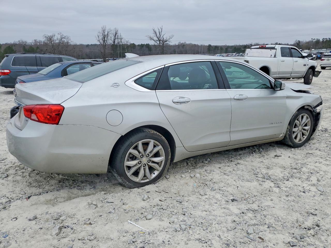 2019 Chevrolet Impala Lt - Image 3