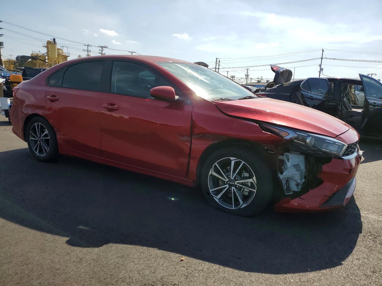 2023 Kia Forte Lxs - Image 4