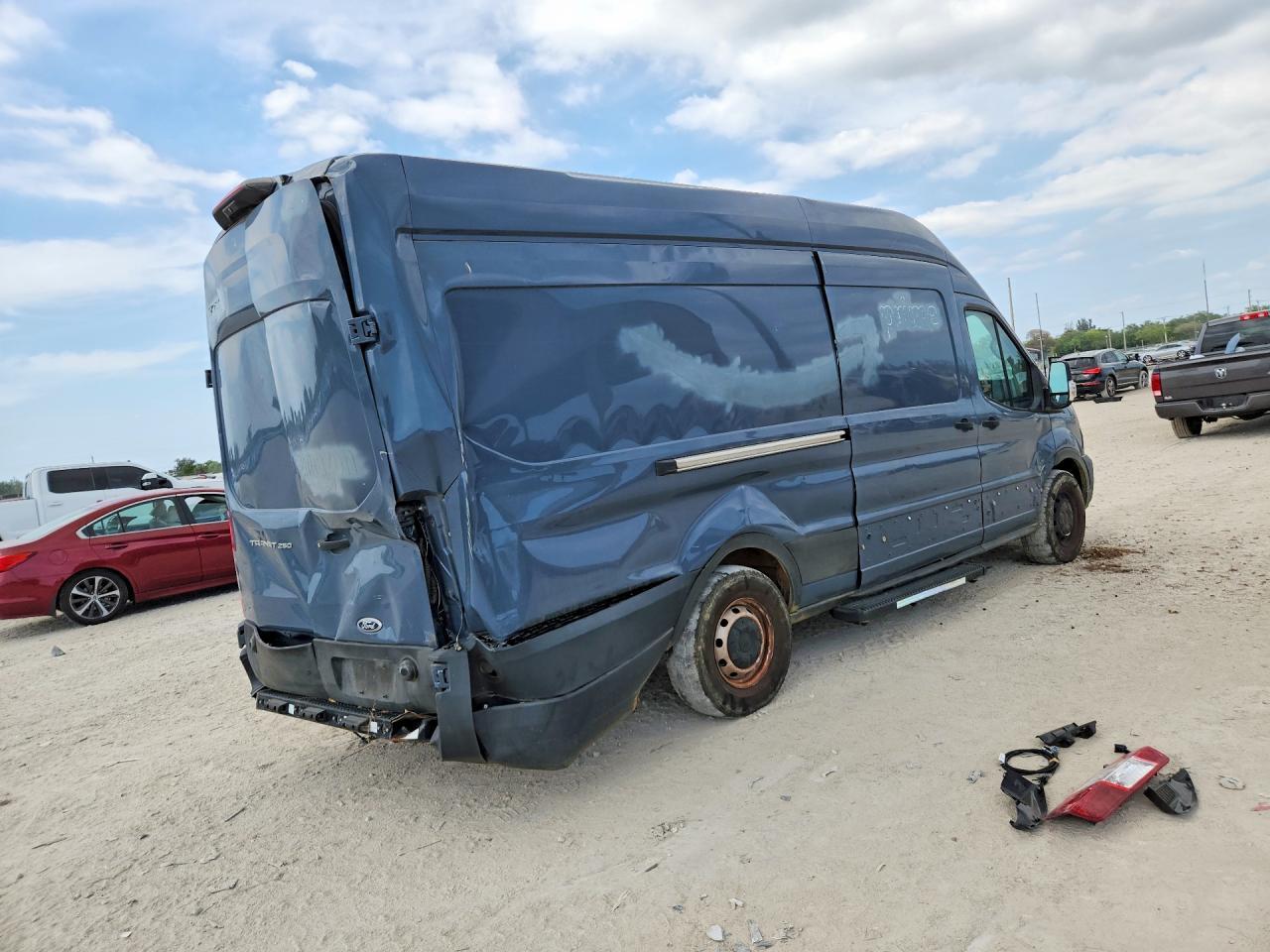 2020 Ford Transit T-250 - Image 3