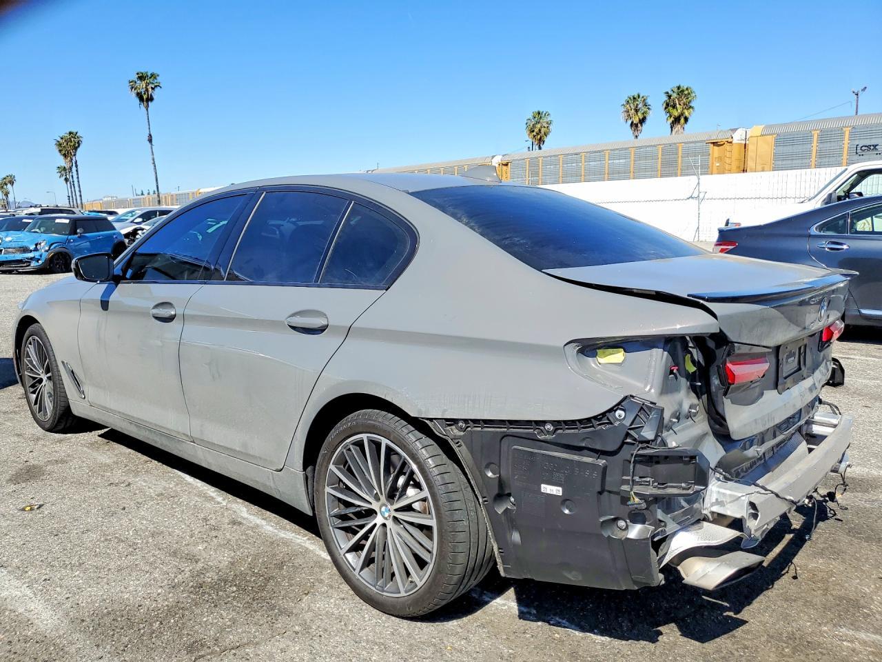 2022 BMW 530 I - Фото 2