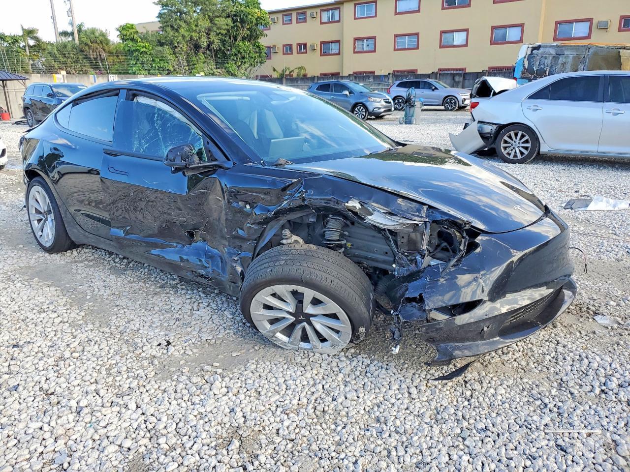 2023 Tesla Model 3 - Image 4