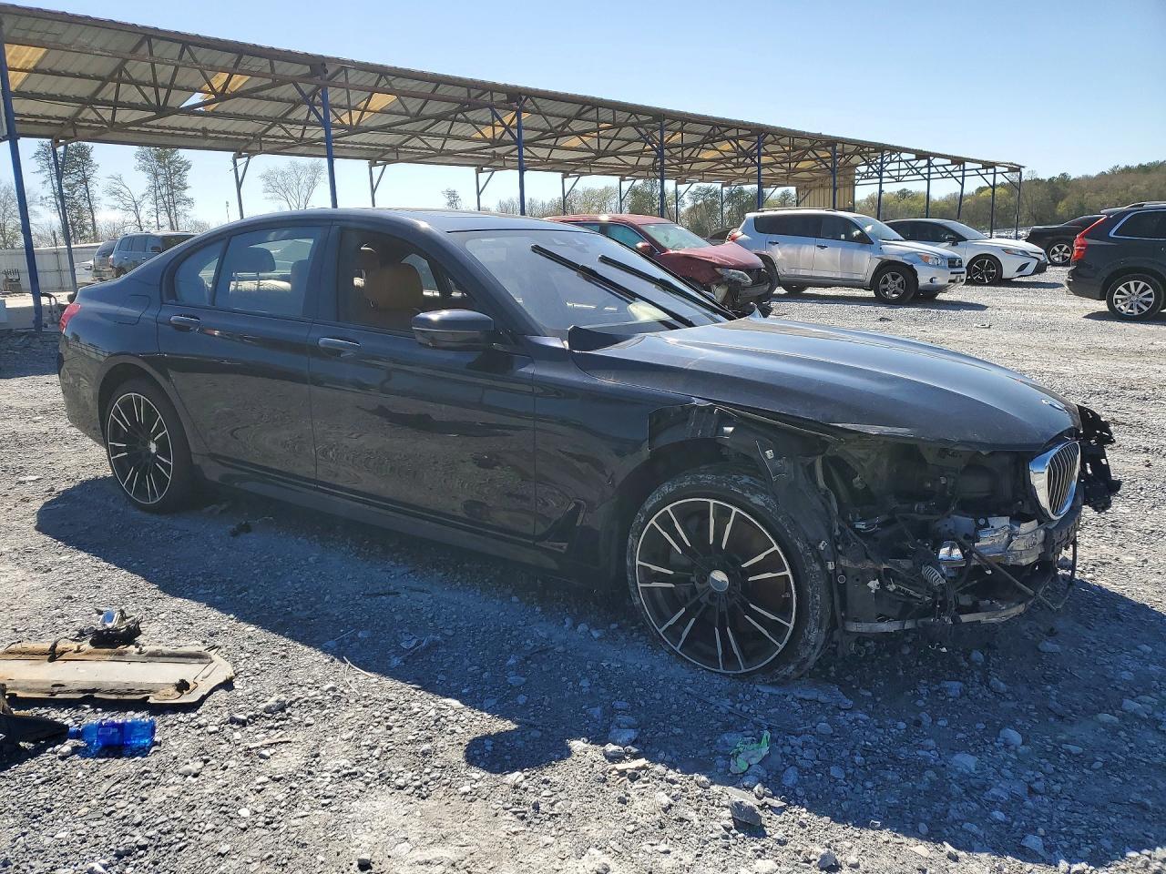 2016 BMW 750 Xi - Image 4