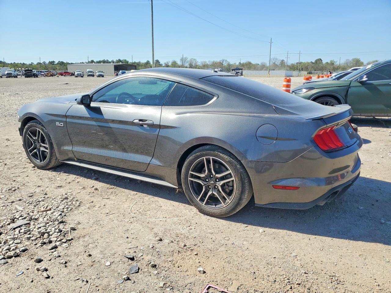 2019 Ford Mustang Gt - Фото 2