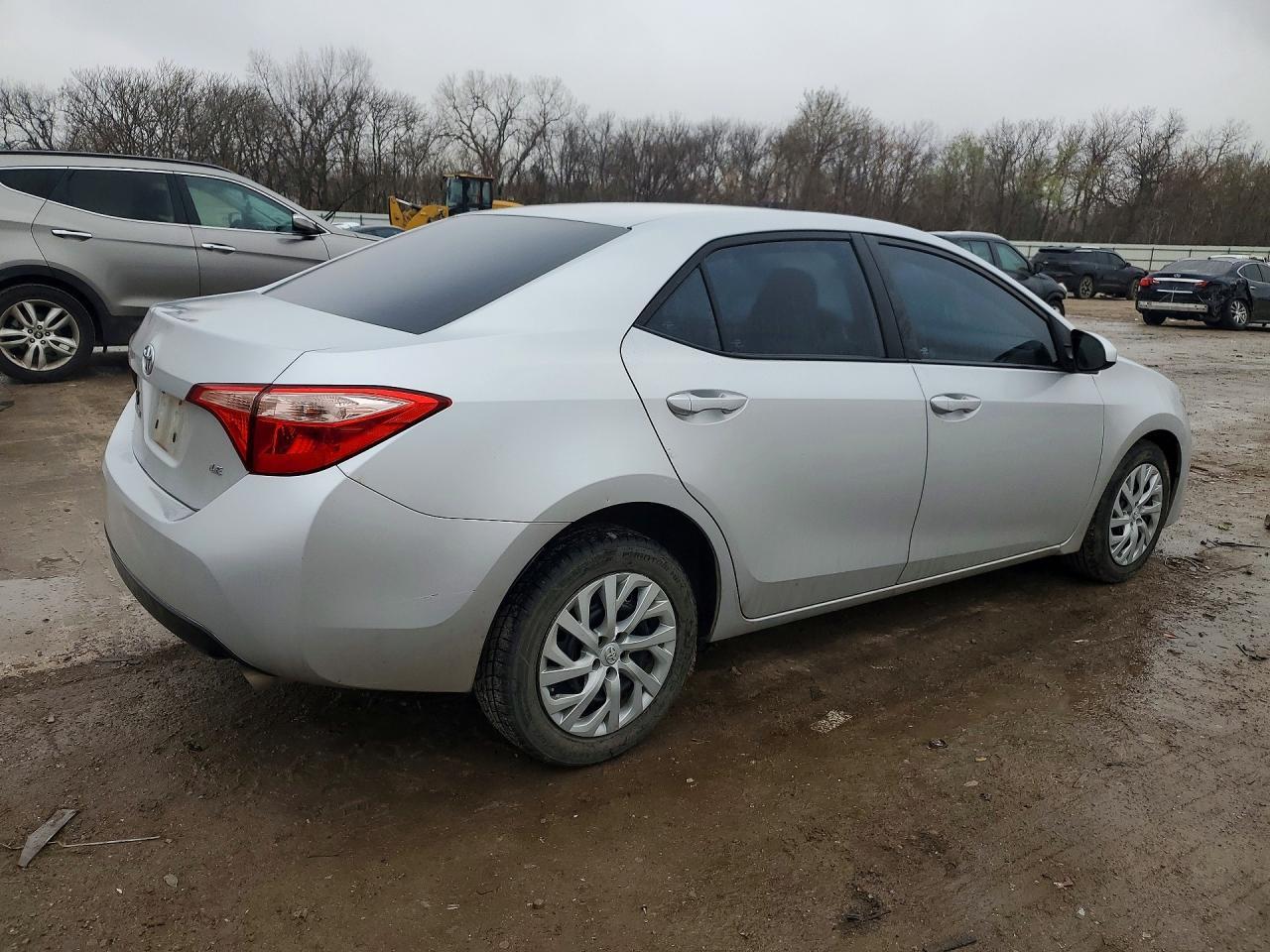 2017 Toyota Corolla Le - Фото 3