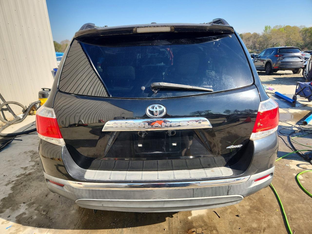 2012 Toyota Highlander Limited - Image 6