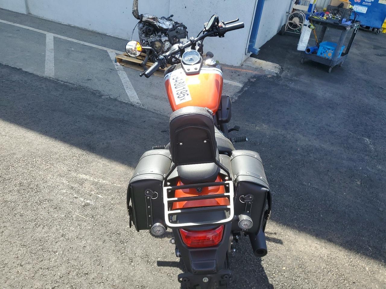 2025 Honda Vt750 C2B - Фото 6