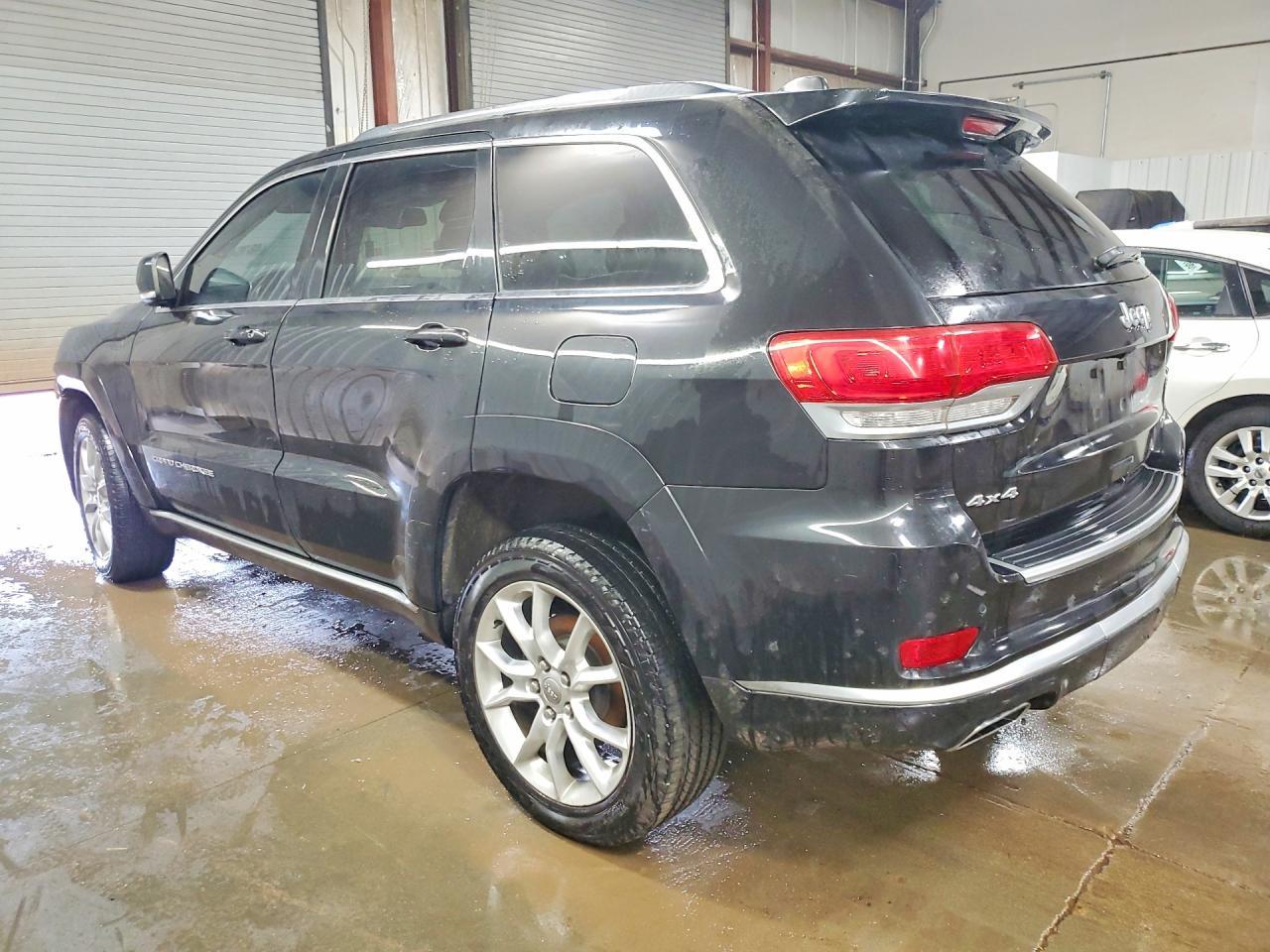 2015 Jeep Grand Cherokee Summit - Image 2