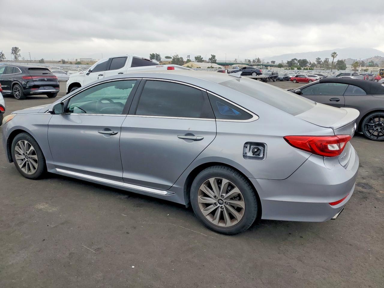 2015 Hyundai Sonata Sport - Фото 2