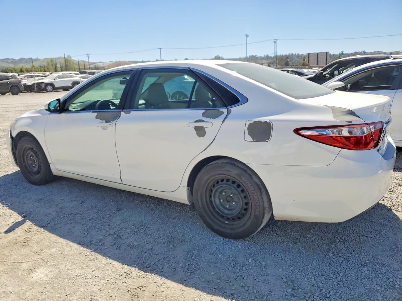 2015 Toyota Camry Le - Фото 2