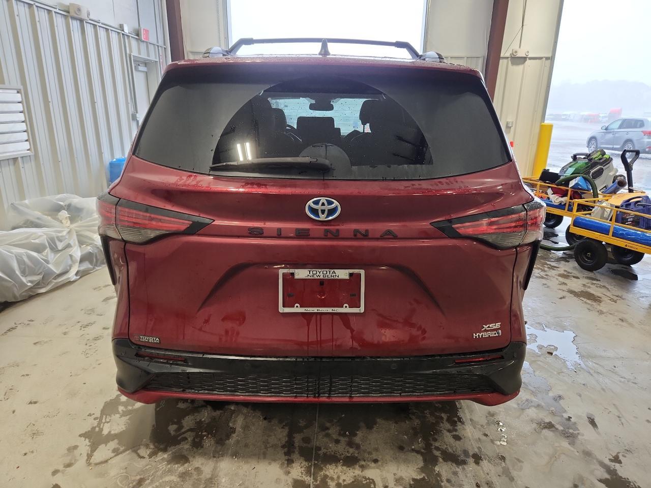 2021 Toyota Sienna Xse 7-Passenger - Image 6