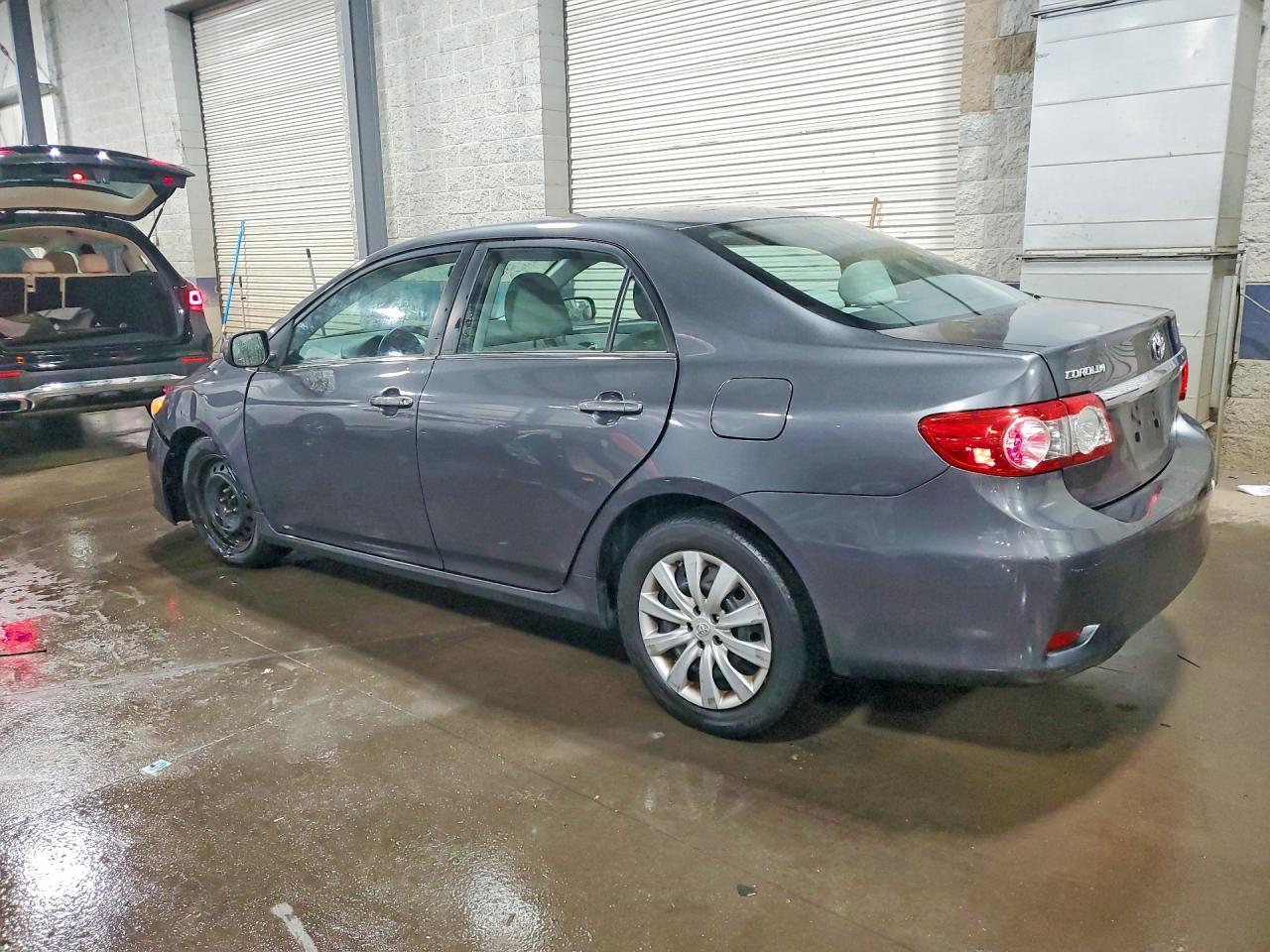 2013 Toyota Corolla Le - Фото 2