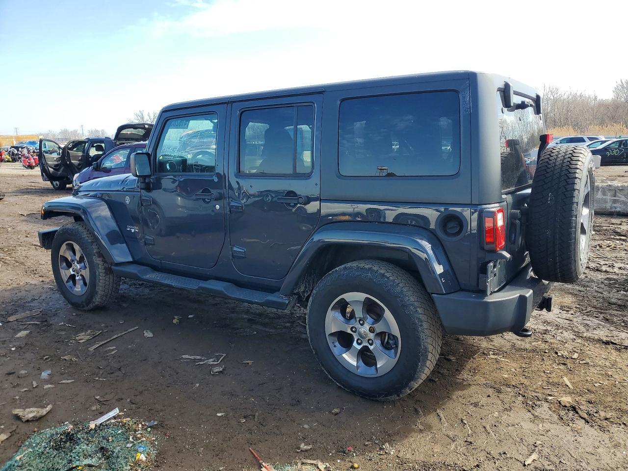 2016 Jeep Wrangler Unlimited Sahara - Image 2