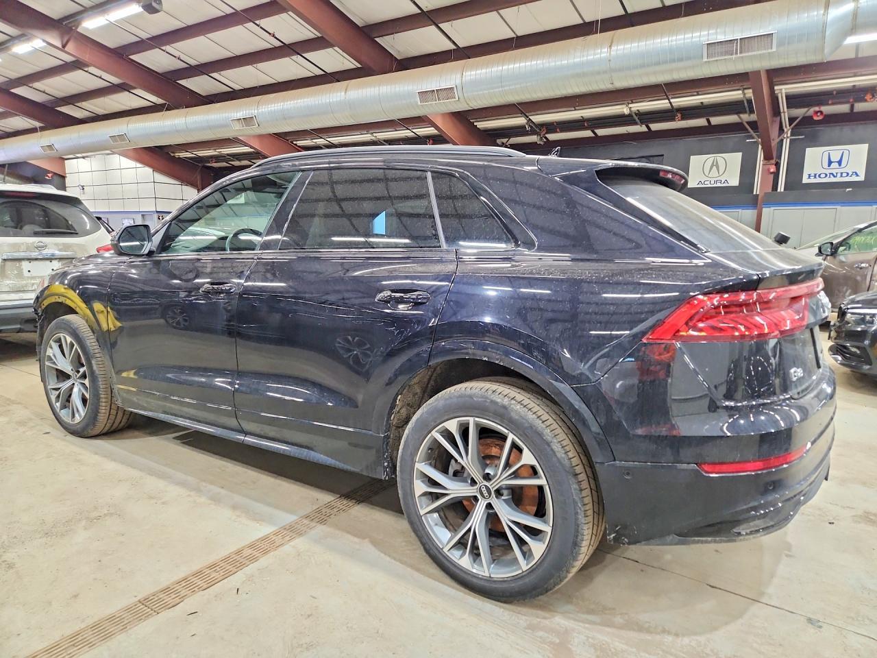 2021 Audi Q8 Premium - Фото 2