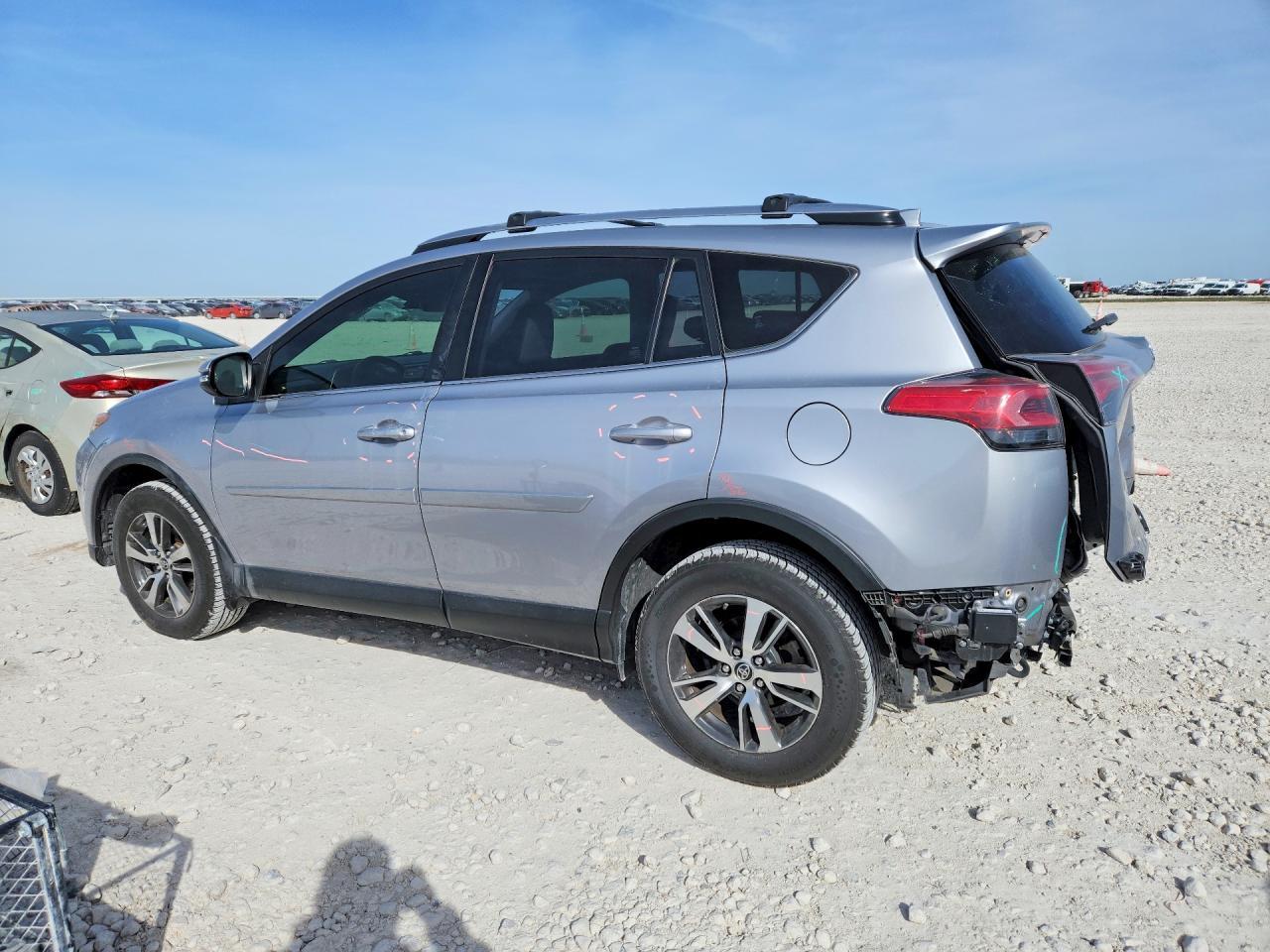 2018 Toyota Rav4 Xle - Фото 2