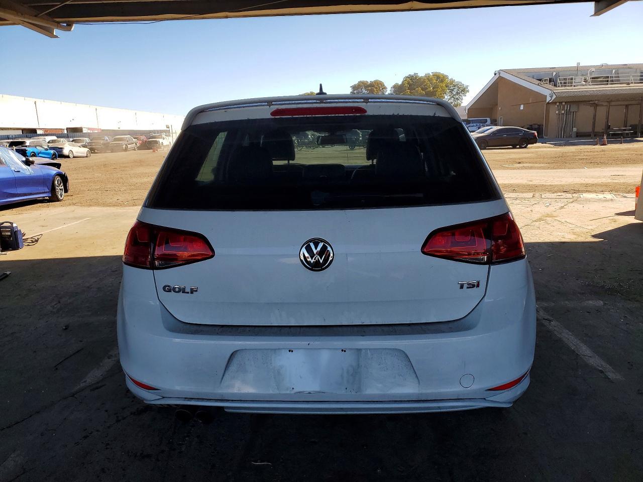 2015 Volkswagen Golf - Image 6