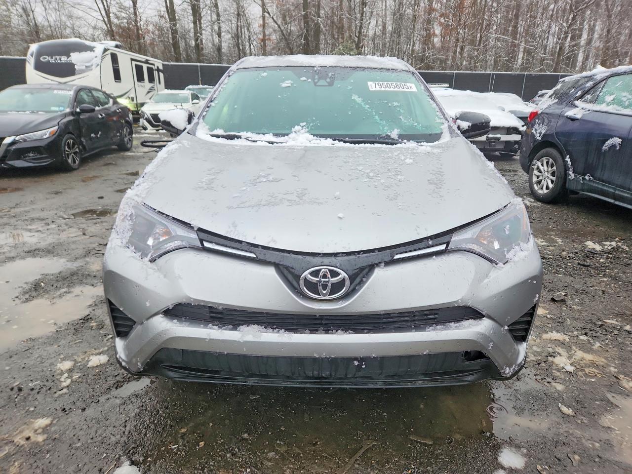 2018 Toyota Rav4 Le - Image 5