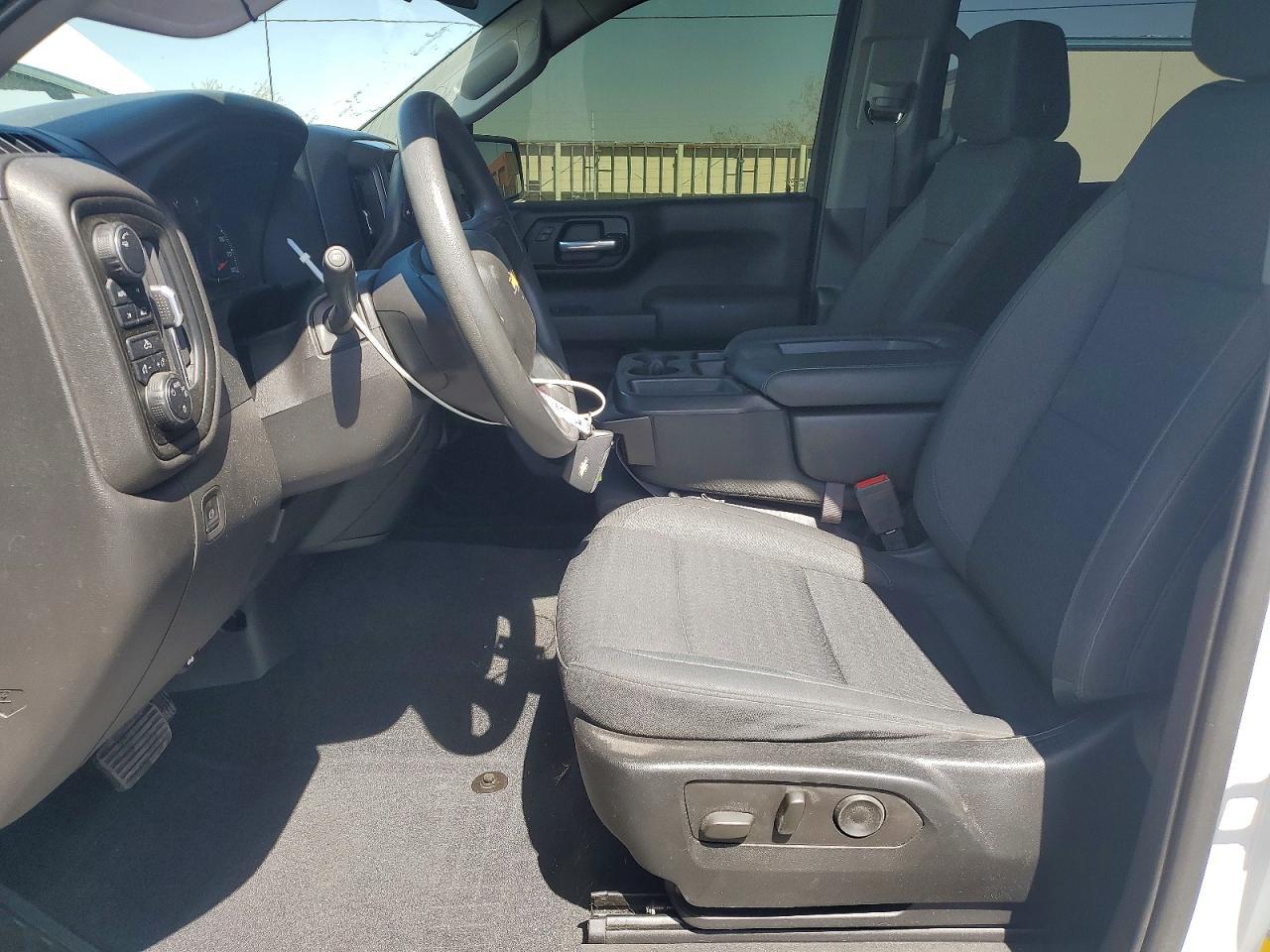 2022 Chevrolet Silverado K1500 Custom - Image 7