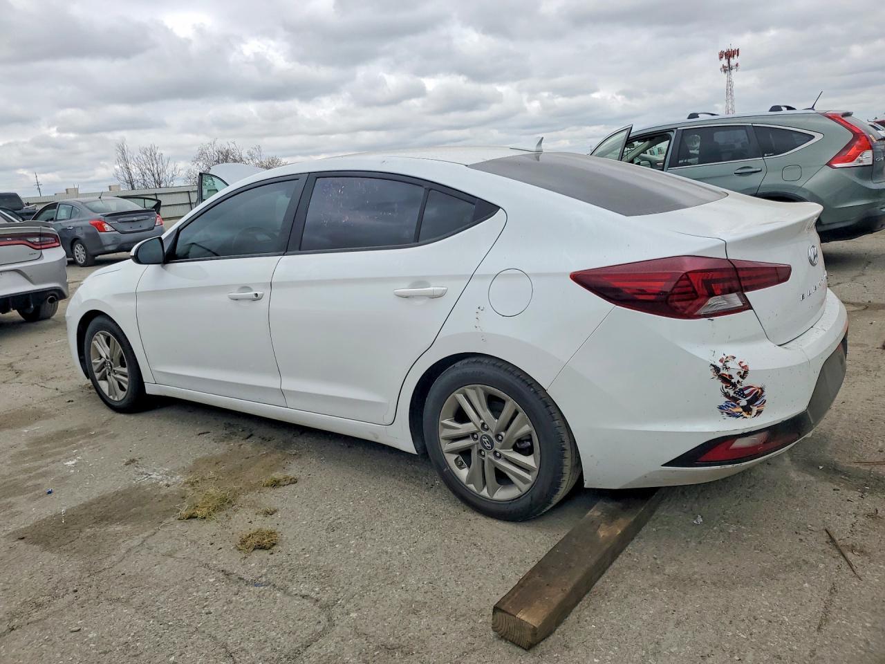 2019 Hyundai Elantra Sel - Фото 2