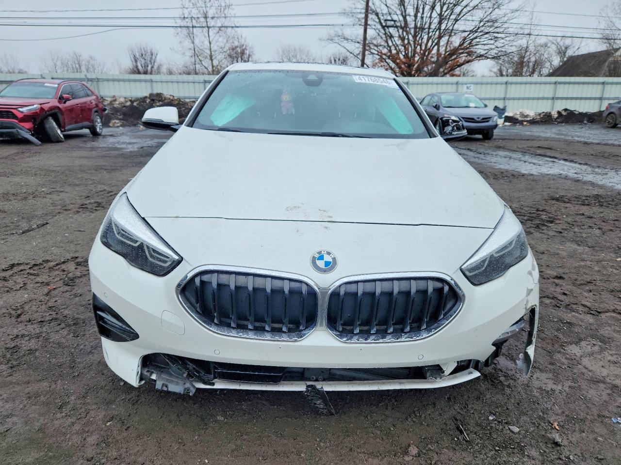 2020 BMW 228Xi - Фото 5
