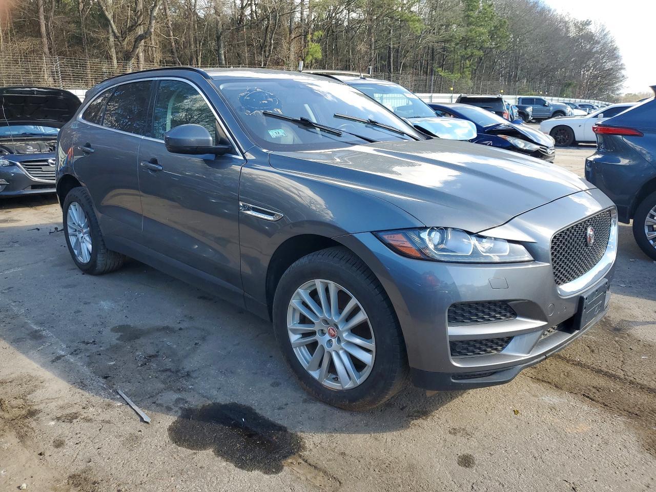 2017 Jaguar F-Pace Prestige - Image 4