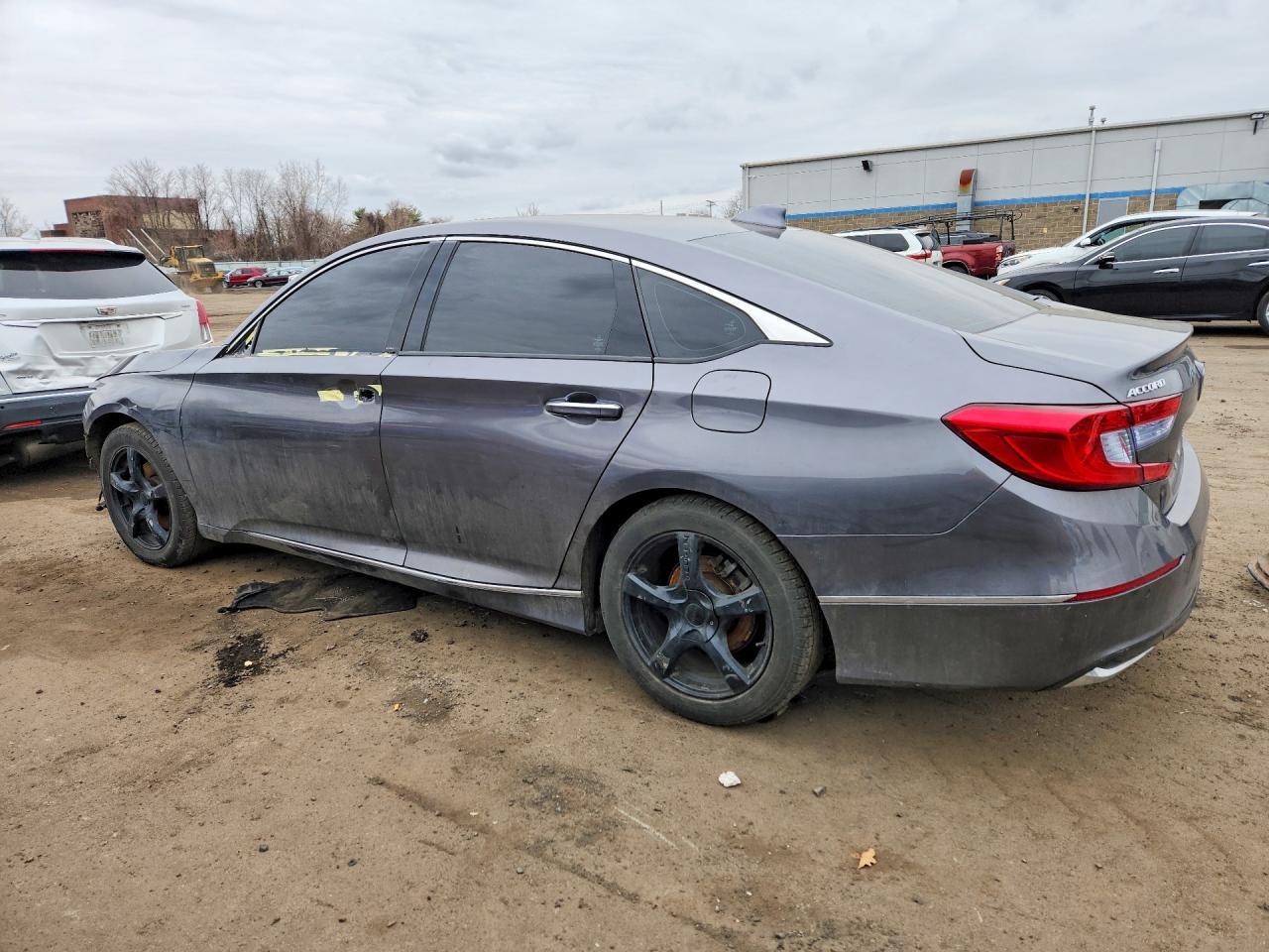 2018 Honda Accord Touring Hybrid - Image 2