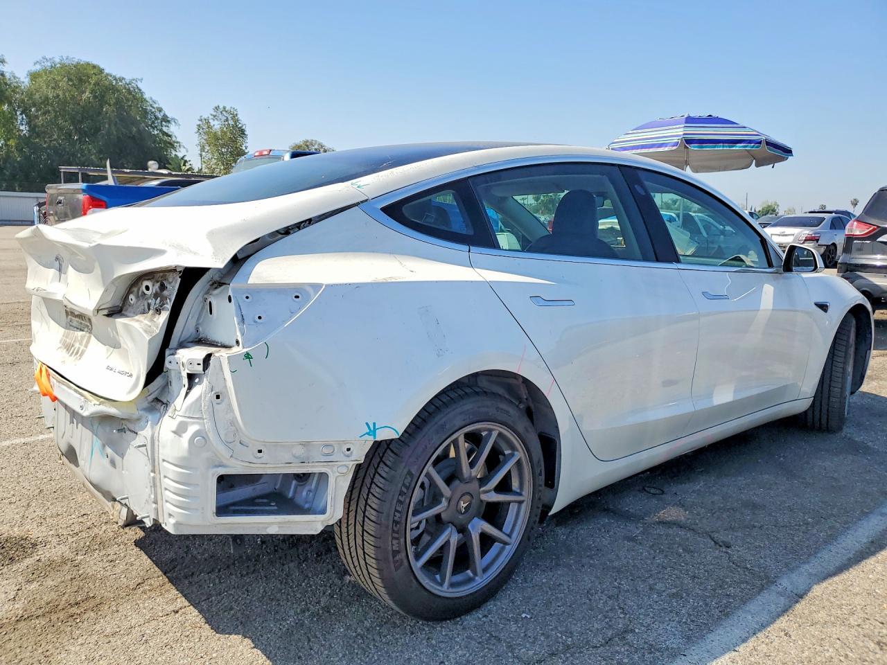 2020 Tesla Model 3 - Фото 3