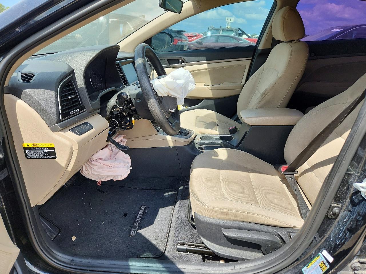 2017 Hyundai Elantra - Фото 7