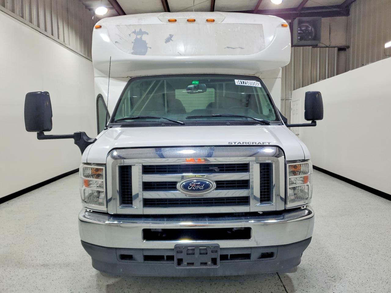 2022 Ford E350 Shuttle Bus - Фото 5