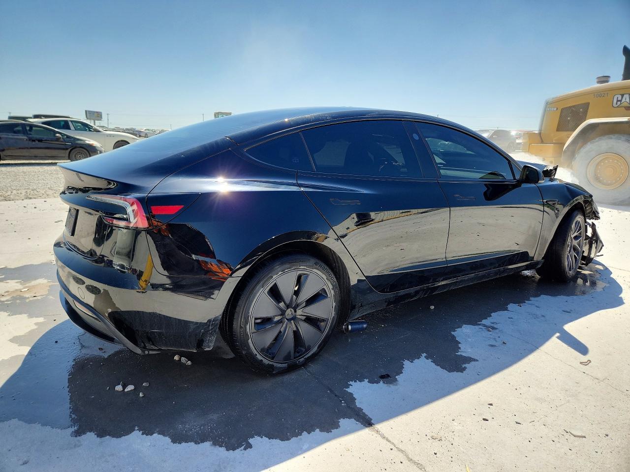 2025 Tesla Model 3 - Image 3