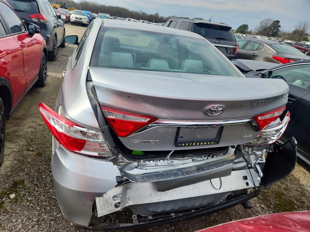 2015 Toyota Camry - Фото 6