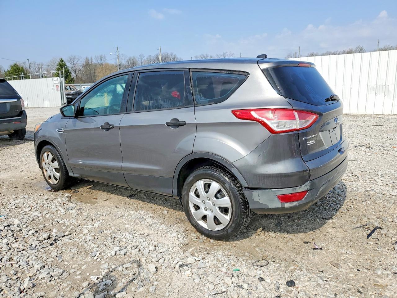 2015 Ford Escape S - Фото 2