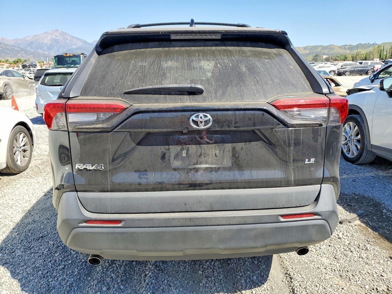 2020 Toyota Rav4 Le - Фото 6