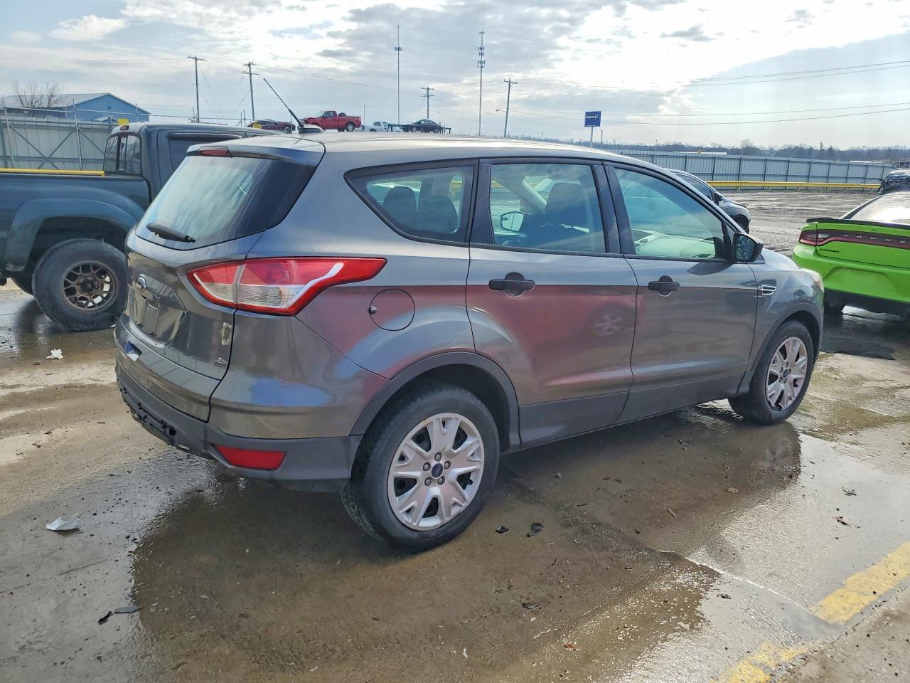 2014 Ford Escape S - Фото 3