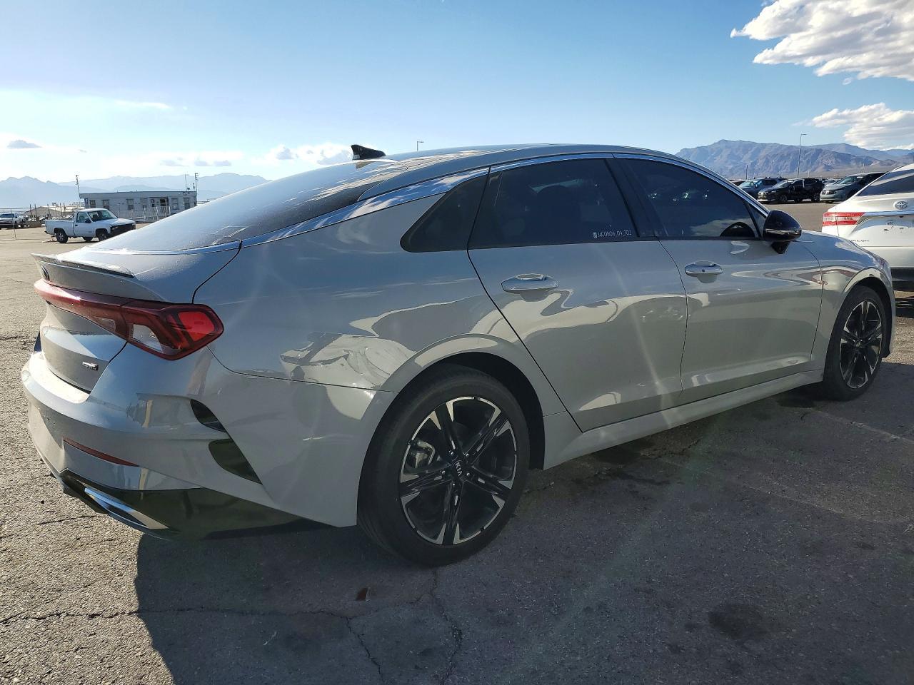 2021 Kia K5 Gt-Line - Фото 3