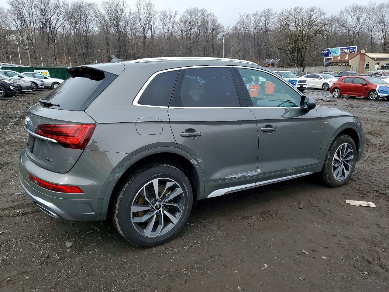 2025 Audi Q5 Premium Plus 45 - Image 3